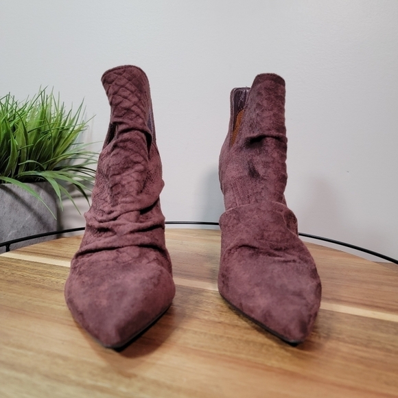 Mi.iM Kendell Maroon Contemporary Distressed Snake Booties Pointed toe Size 9 - Picture 11 of 16